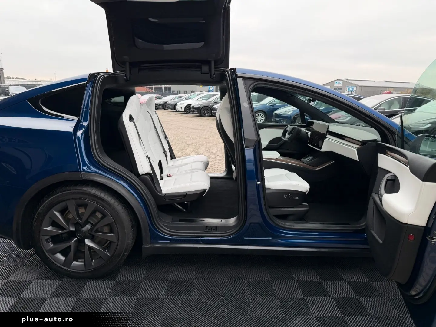 TESLA MODEL X PALLADIUM    HW 4 USS   AMD RYZEN