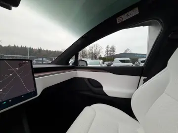 TESLA MODEL X PALLADIUM    HW 4 USS   AMD RYZEN