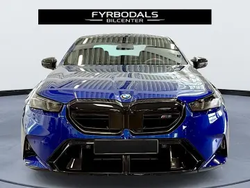 BMW M5 G90 xDrive 727hp Hybrid B&W HUD iGlow  VAT
