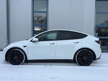 TESLA Model Y Performance AWD