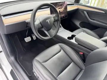 TESLA Model Y Performance AWD