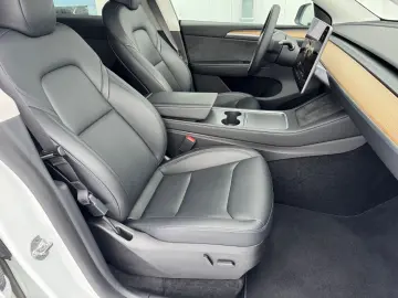 TESLA Model Y Performance AWD