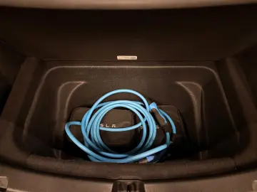 TESLA Model Y Long Range Dual AWD 20Zoll LEDER Hell WP