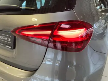 MERCEDES-BENZ A 200  AMG