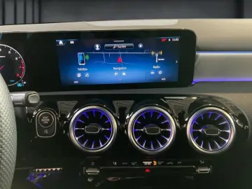 MERCEDES-BENZ A 200  AMG