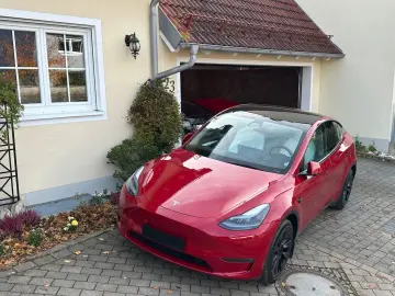 TESLA Model Y LR AWD Red Innen weiß EAP 20  Ga 09.2027