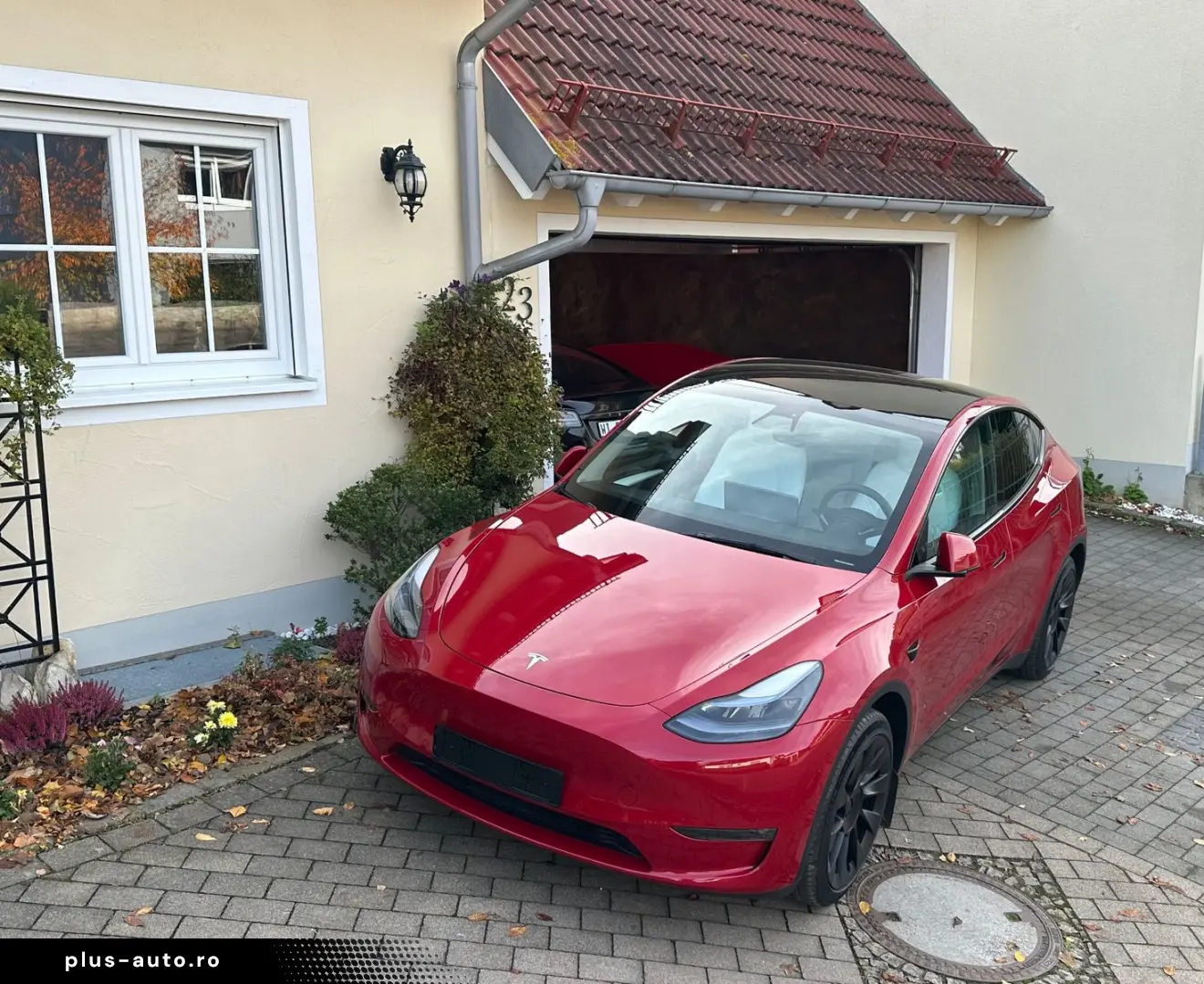 TESLA Model Y LR AWD Red Innen weiß EAP 20  Ga 09.2027