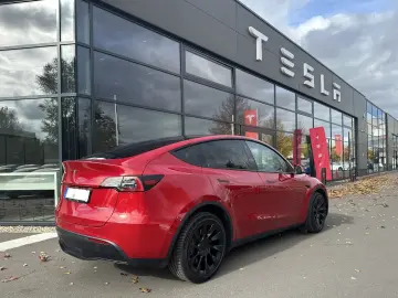 TESLA Model Y LR AWD Red Innen weiß EAP 20  Ga 09.2027