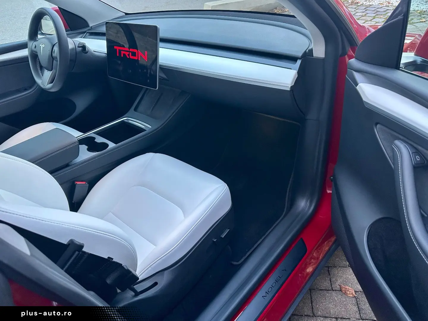 TESLA Model Y LR AWD Red Innen weiß EAP 20  Ga 09.2027