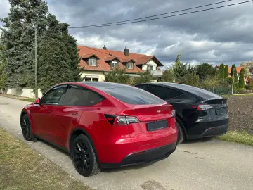 TESLA Model Y LR AWD Red Innen weiß EAP 20  Ga 09.2027