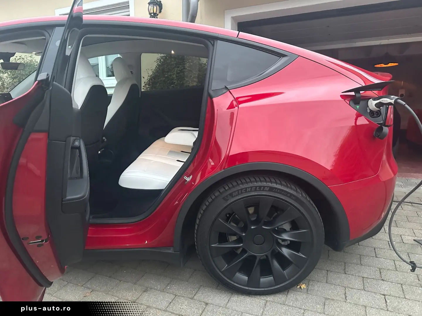 TESLA Model Y LR AWD Red Innen weiß EAP 20  Ga 09.2027