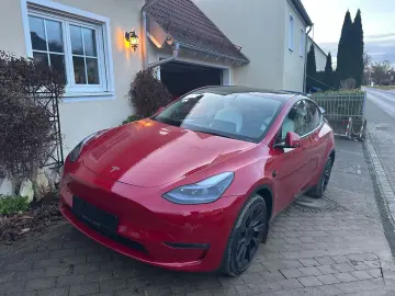 TESLA Model Y LR AWD Red Innen weiß EAP 20  Ga 09.2027