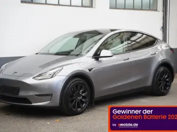 TESLA Model Y Long Range AWD  innen weiß EAP AHK 20-Zo