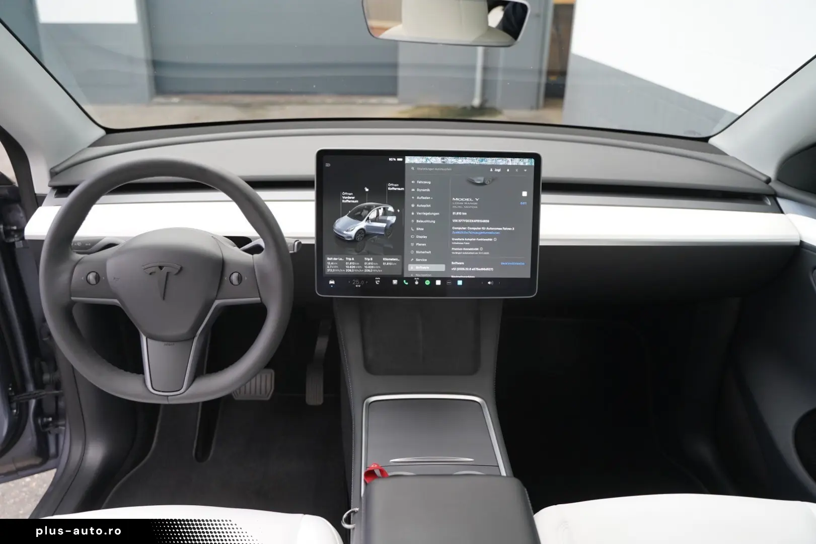 TESLA Model Y Long Range AWD  innen weiß EAP AHK 20-Zo