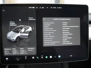 TESLA Model Y Long Range AWD  innen weiß EAP AHK 20-Zo