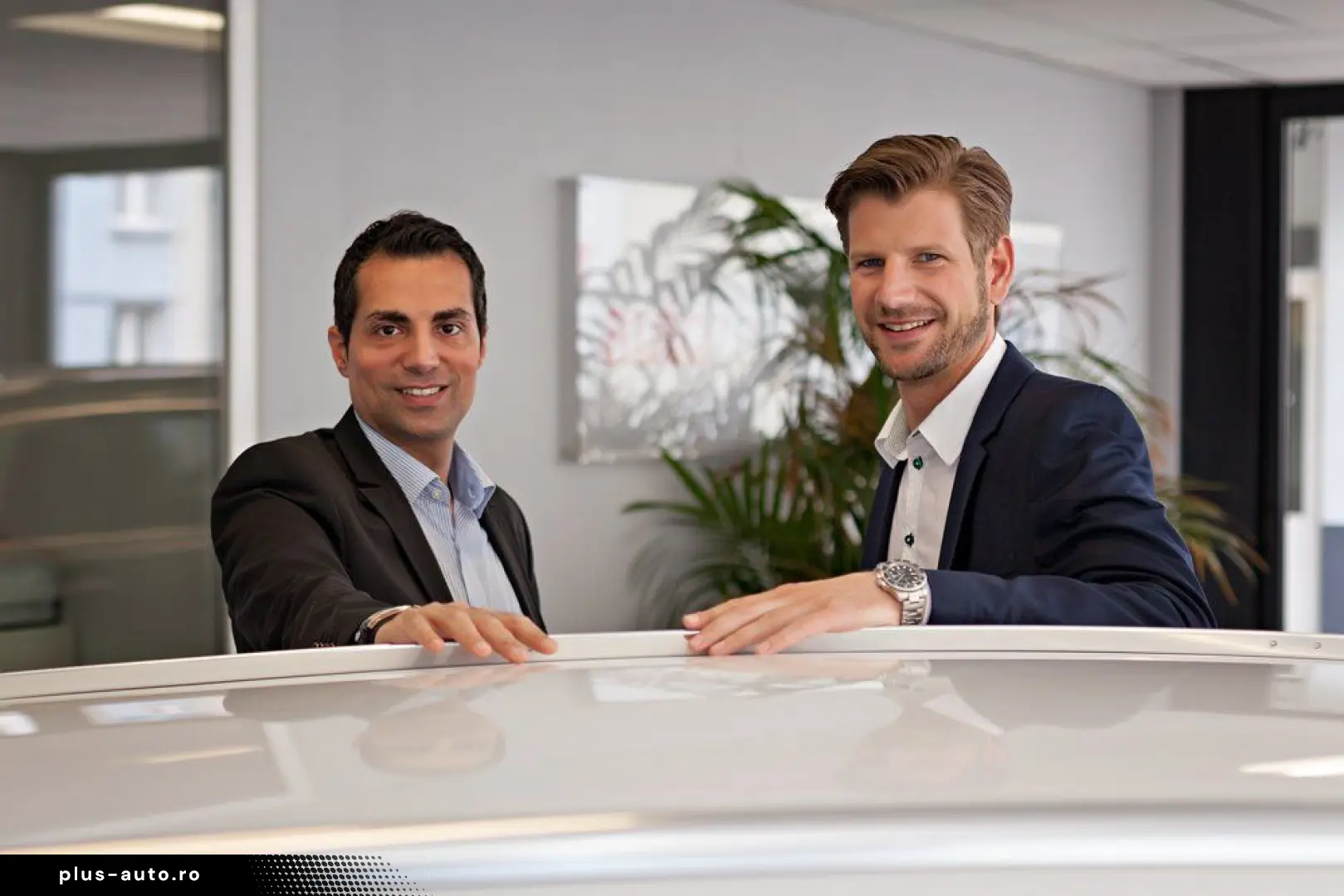 TESLA Model Y Long Range AWD  innen weiß EAP AHK 20-Zo