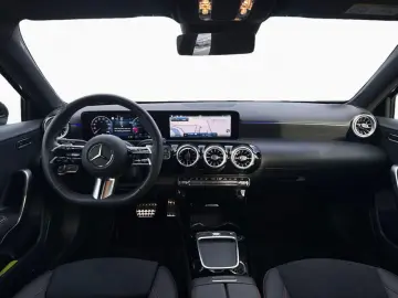 MERCEDES-BENZ A 200 7G-DCT AMG