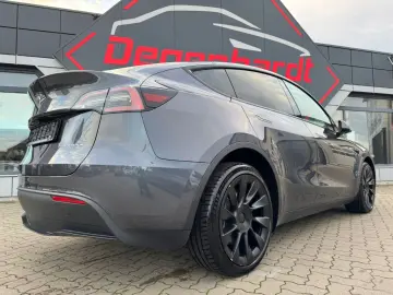 TESLA Model Y Long Range Dual AWD Matrix