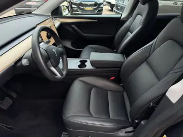 TESLA Model Y Long Range Dual AWD Matrix