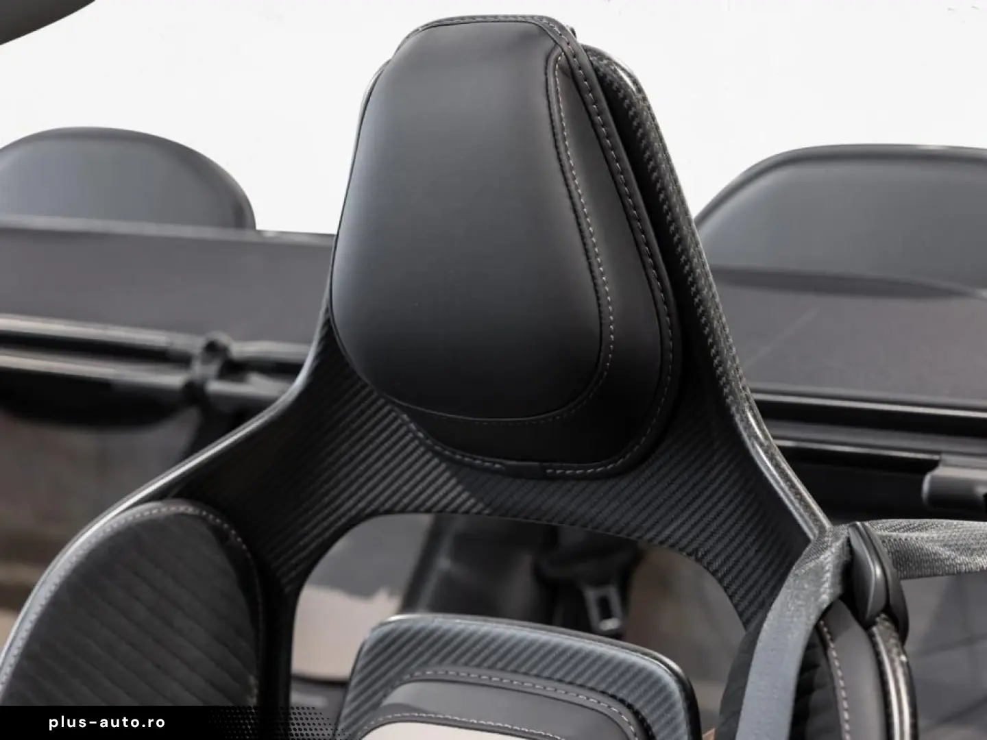 ASTON MARTIN DBS 770 Ultimate Volante