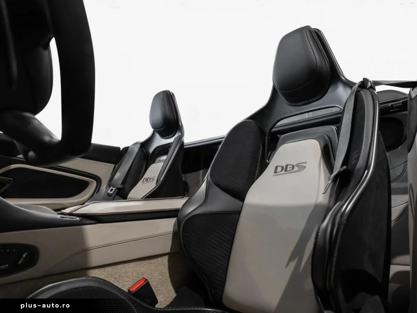 ASTON MARTIN DBS 770 Ultimate Volante