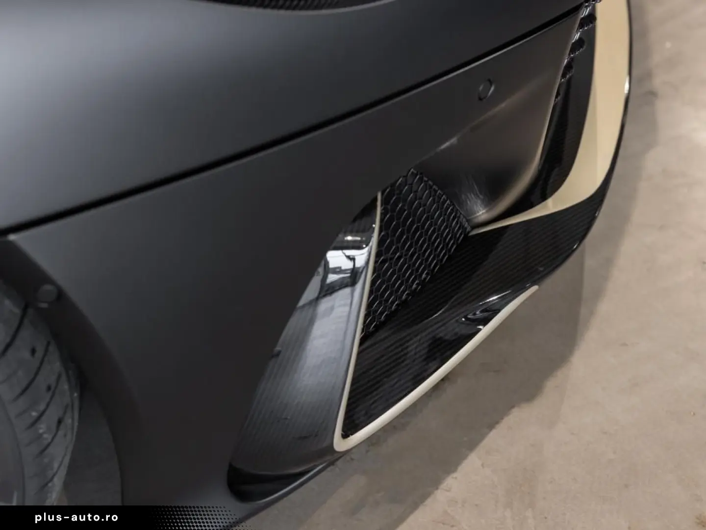 ASTON MARTIN DBS 770 Ultimate Volante