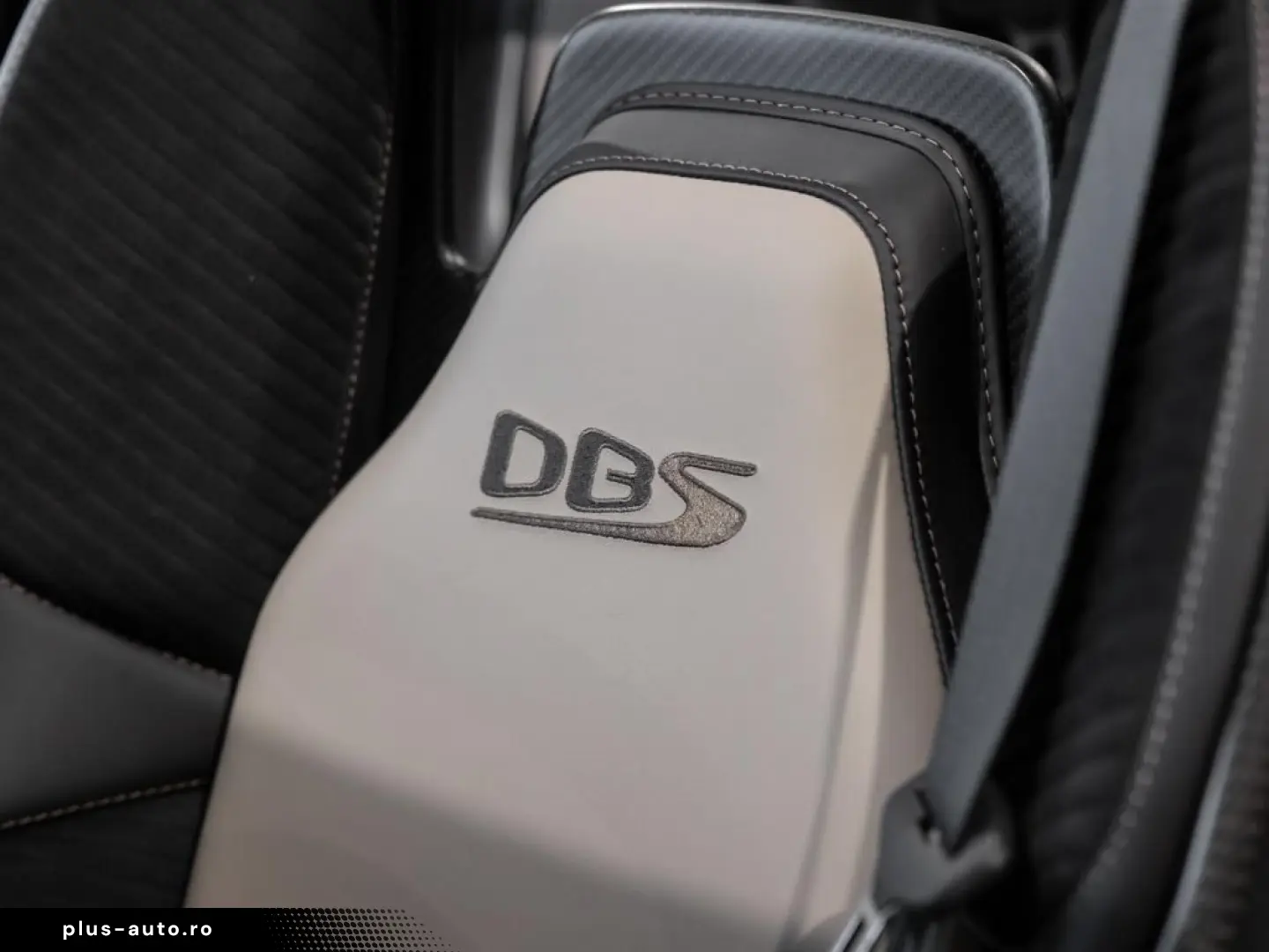 ASTON MARTIN DBS 770 Ultimate Volante