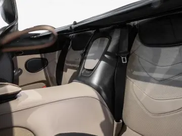 ASTON MARTIN DBS 770 Ultimate Volante