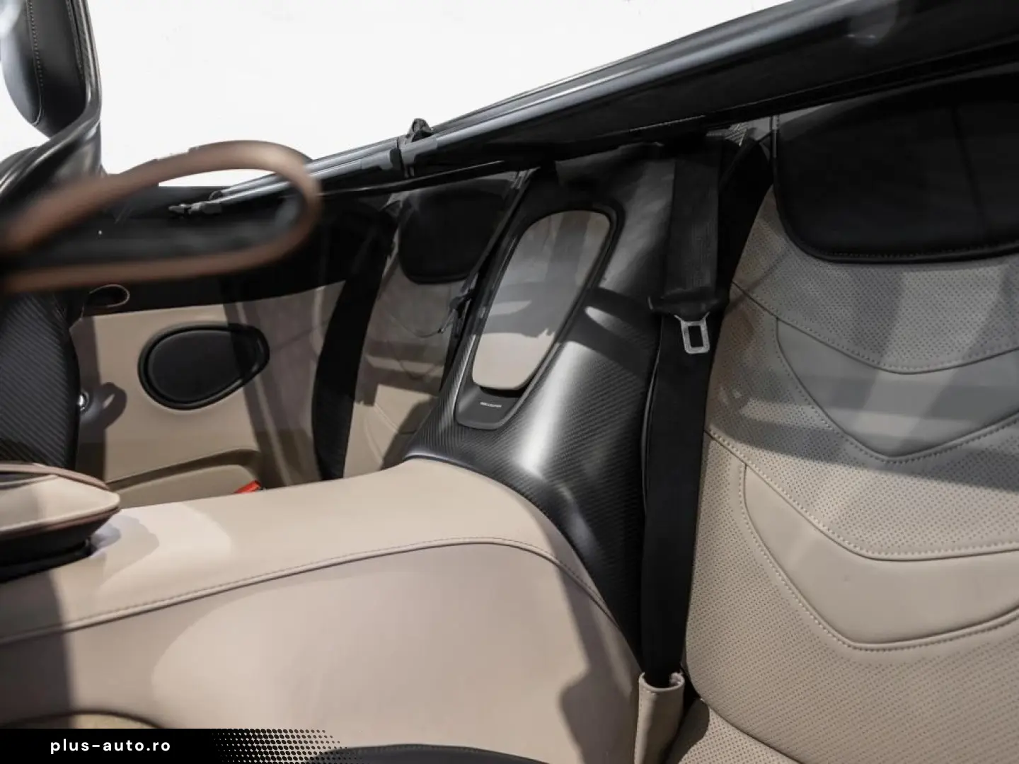 ASTON MARTIN DBS 770 Ultimate Volante