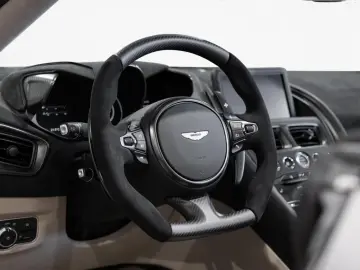 ASTON MARTIN DBS 770 Ultimate Volante