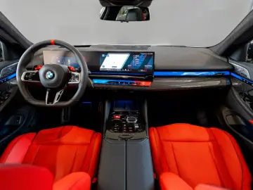 BMW M5 Plug-In Hybrid xDrive A