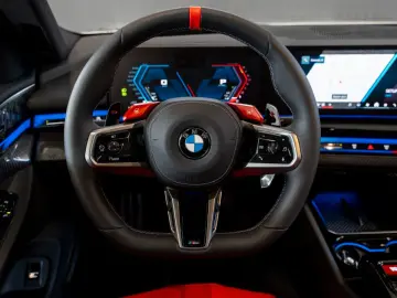 BMW M5 Plug-In Hybrid xDrive A