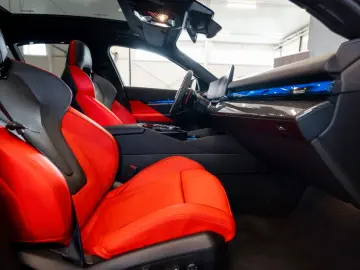 BMW M5 Plug-In Hybrid xDrive A