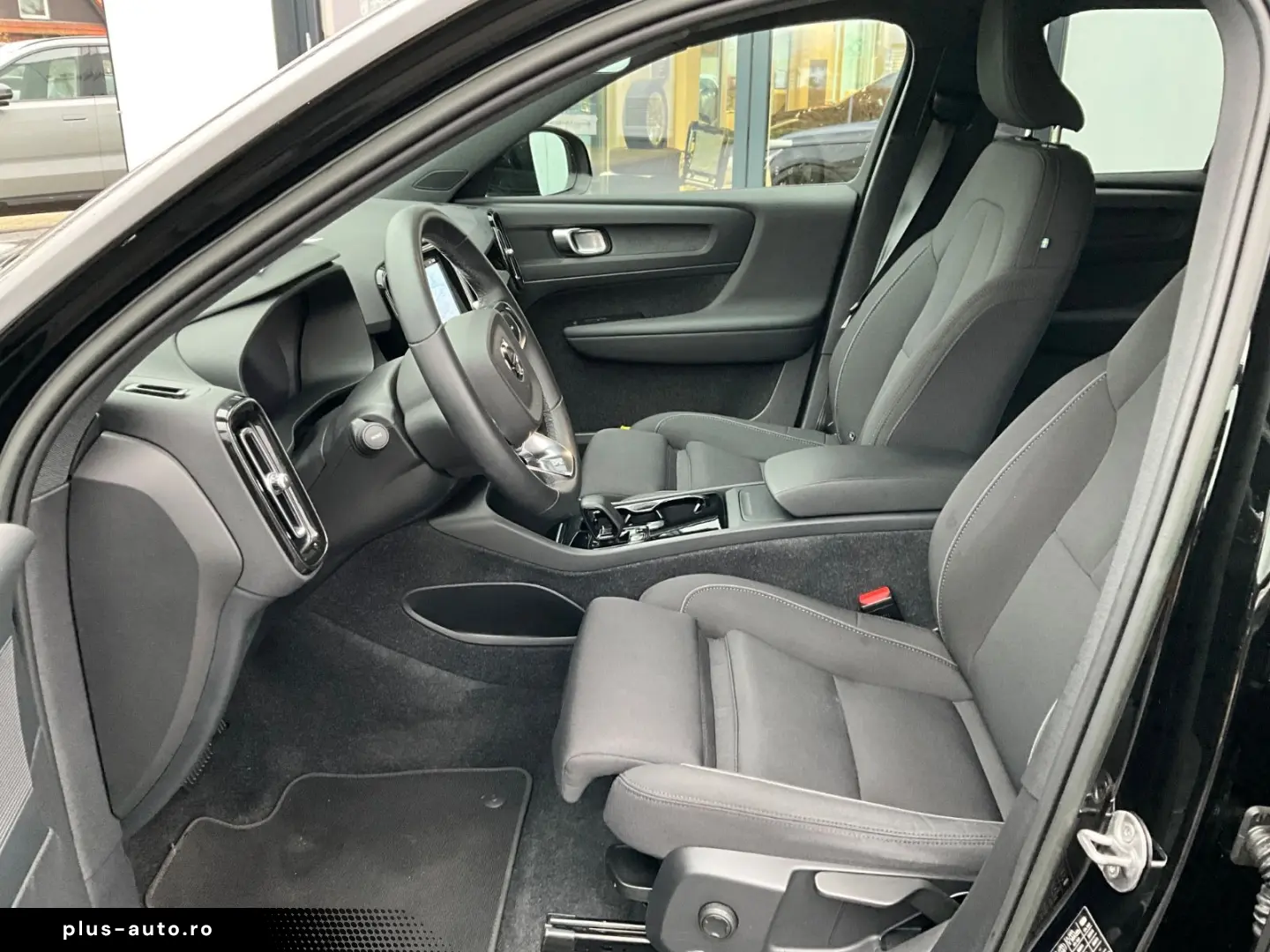 VOLVO XC40 Core Recharge Pure Electric AWD