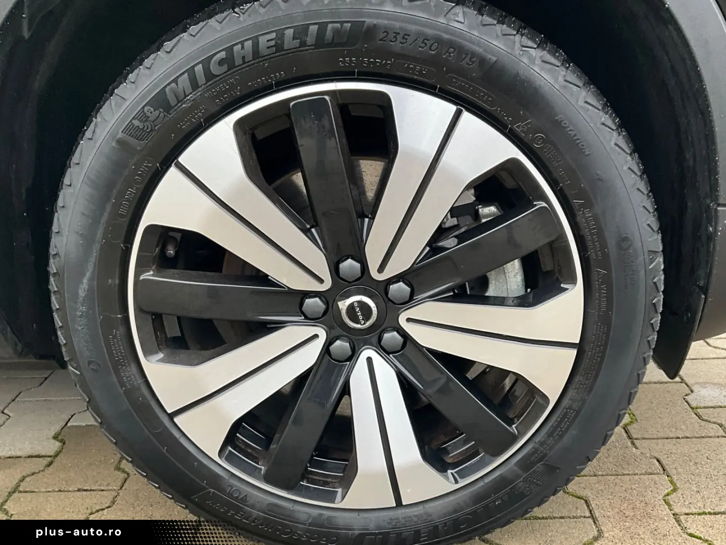 VOLVO XC40 Core Recharge Pure Electric AWD