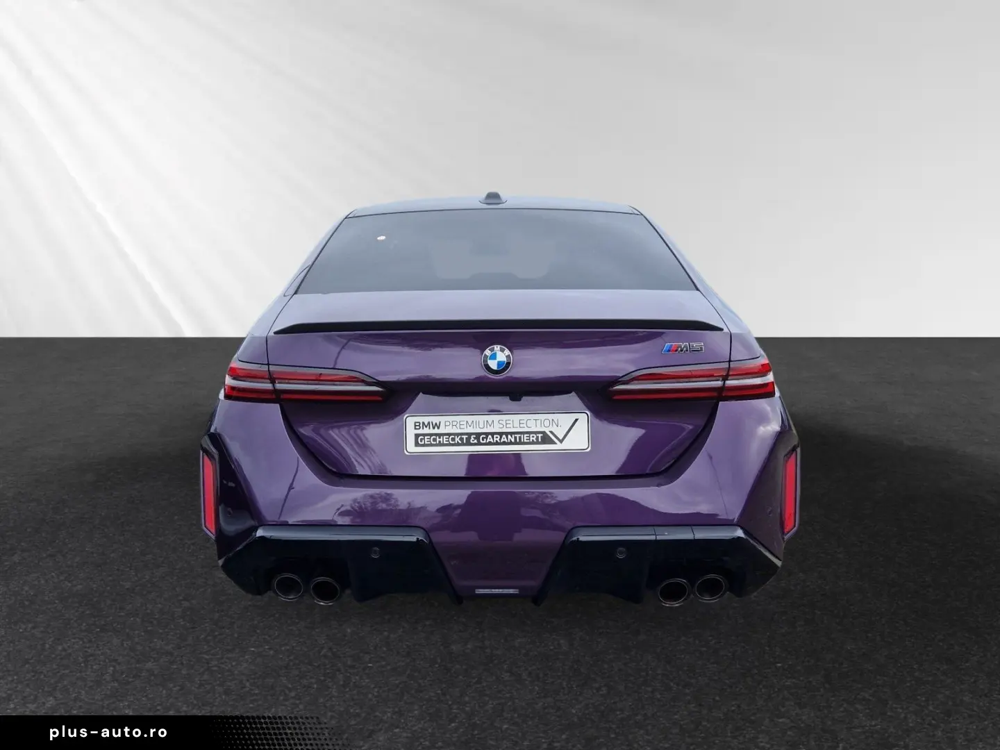 BMW M5 Limousine  Daytonaviolett  DAProf. B&W Head-U