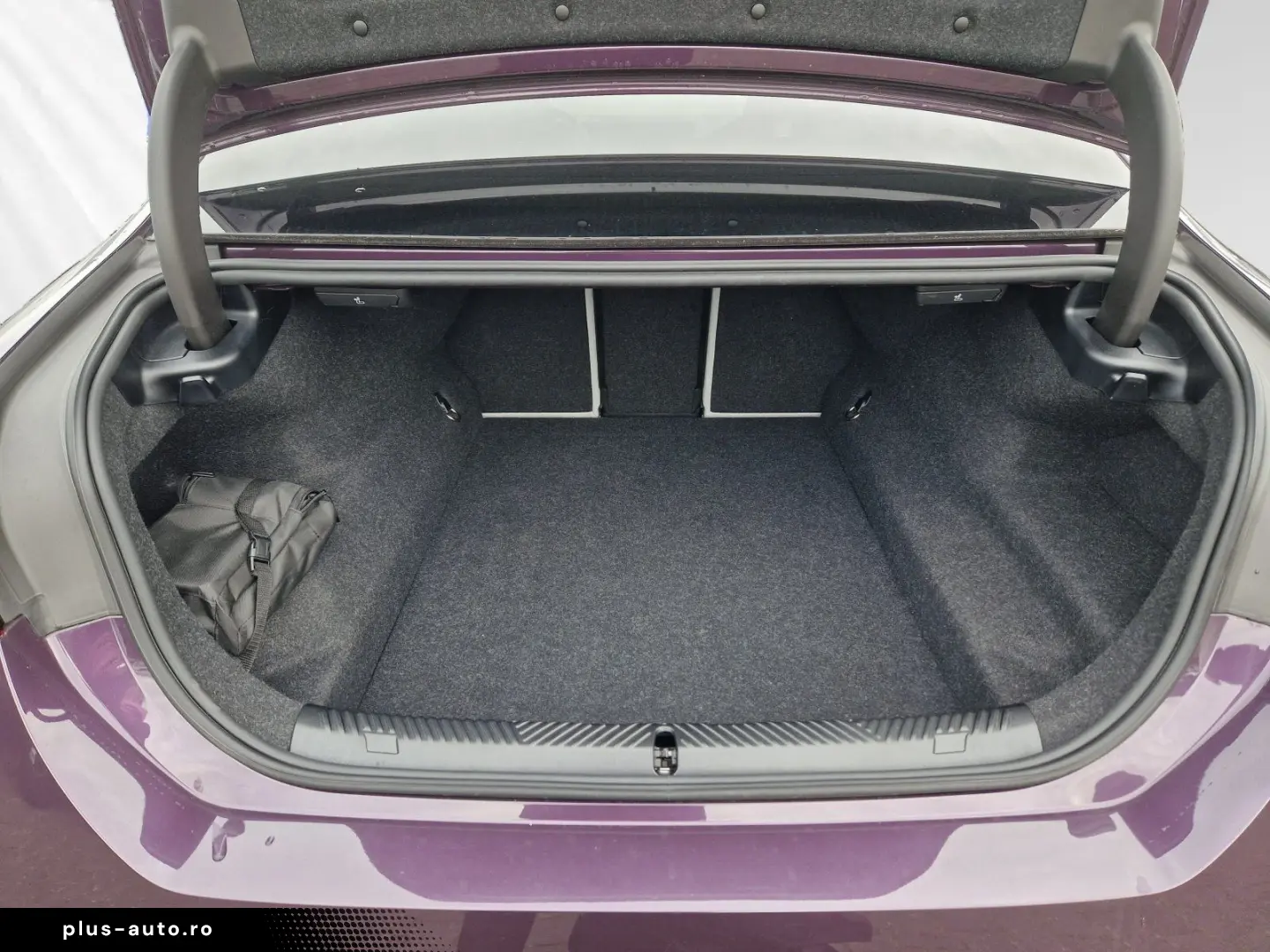 BMW M5 Limousine  Daytonaviolett  DAProf. B&W Head-U