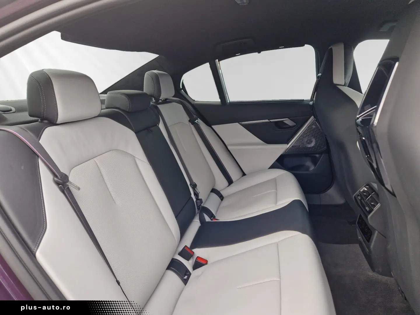 BMW M5 Limousine  Daytonaviolett  DAProf. B&W Head-U