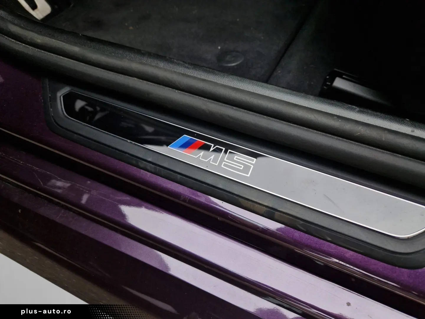 BMW M5 Limousine  Daytonaviolett  DAProf. B&W Head-U