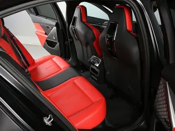 BMW M5  AHK Panorama ACC B&W V-Max