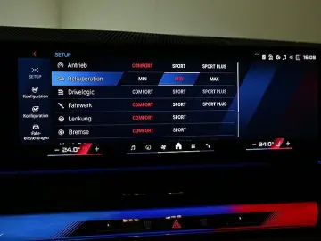 BMW M5  AHK Panorama ACC B&W V-Max