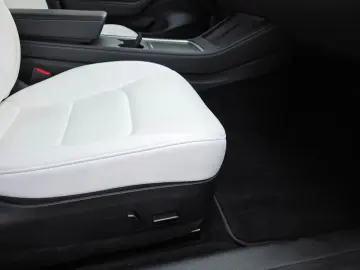 TESLA Model 3 RWD Ryzen! SoH 97%! 60 5 kWh! 28TKM! 1.H