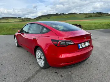 TESLA Model 3 RWD Allwetter 60 kWh Neuwertig Mwst