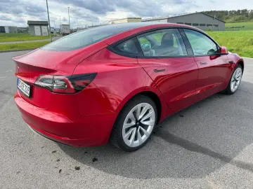 TESLA Model 3 RWD Allwetter 60 kWh Neuwertig Mwst