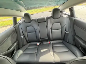 TESLA Model 3 RWD Allwetter 60 kWh Neuwertig Mwst