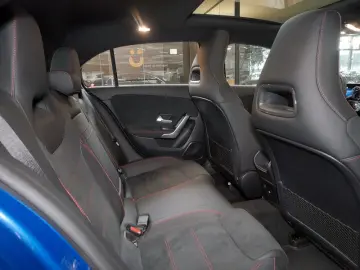 MERCEDES-BENZ A 180 AMG