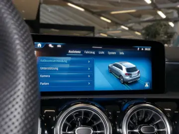 MERCEDES-BENZ A 180 AMG