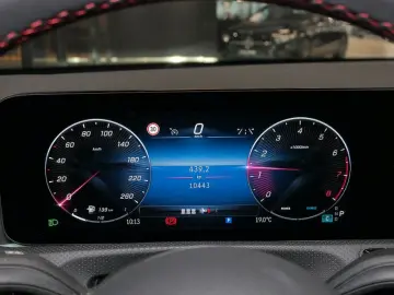 MERCEDES-BENZ A 180 AMG