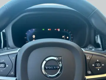 VOLVO XC60 B5 B AWD Core