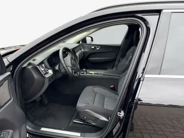 VOLVO XC60 B5 B AWD Core